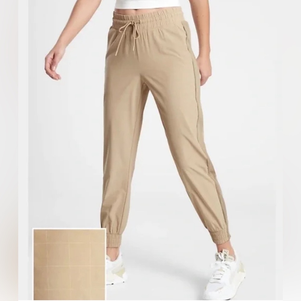 Athleta textured Brooklyn Jogger size 2